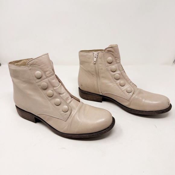 Mizmoos Cream Leather Ankle Boots Size 9.5 Louise - Picture 1 of 9